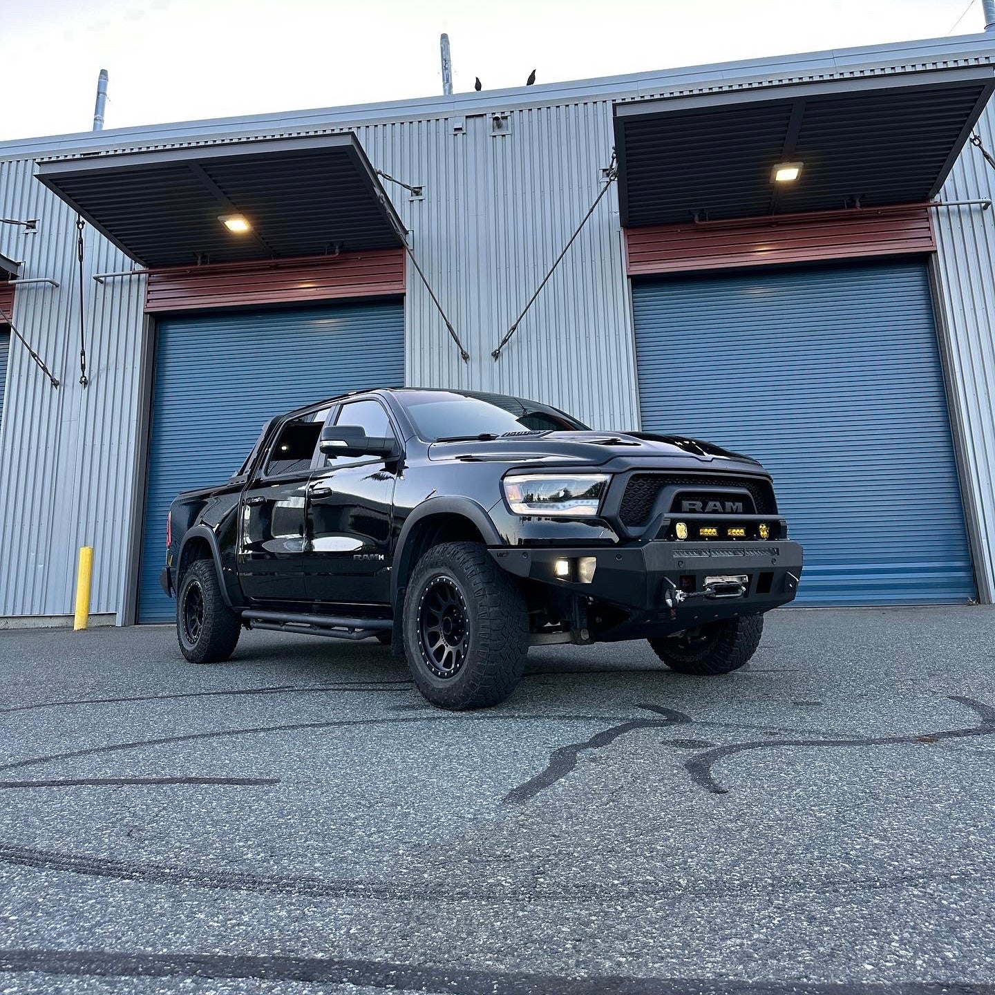 2019 ram rebel black online